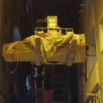 165 Kiloluk Adamın Cenazesi Vinç Yardımıyla Evden Çıkarıldı